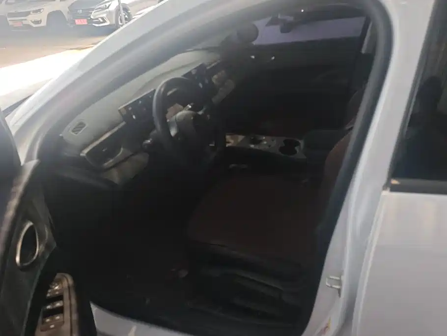 BYD Seal 05 DM-i 2025 — фото 9