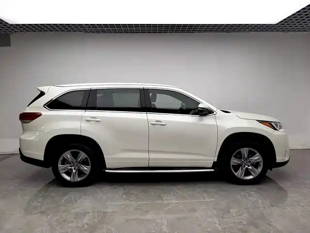 Toyota Highlander 2019 — фото 8