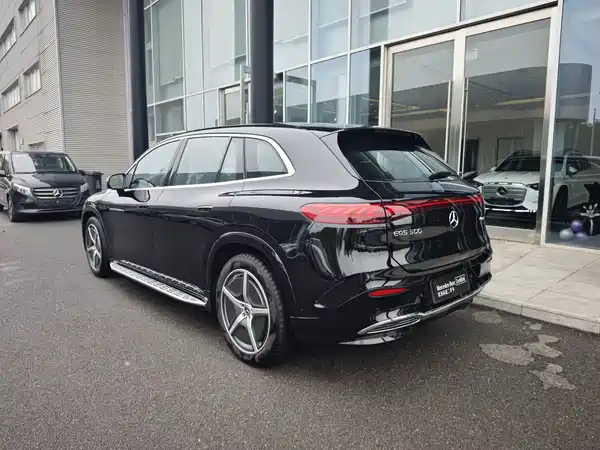 Mercedes-Benz EQS SUV 2026