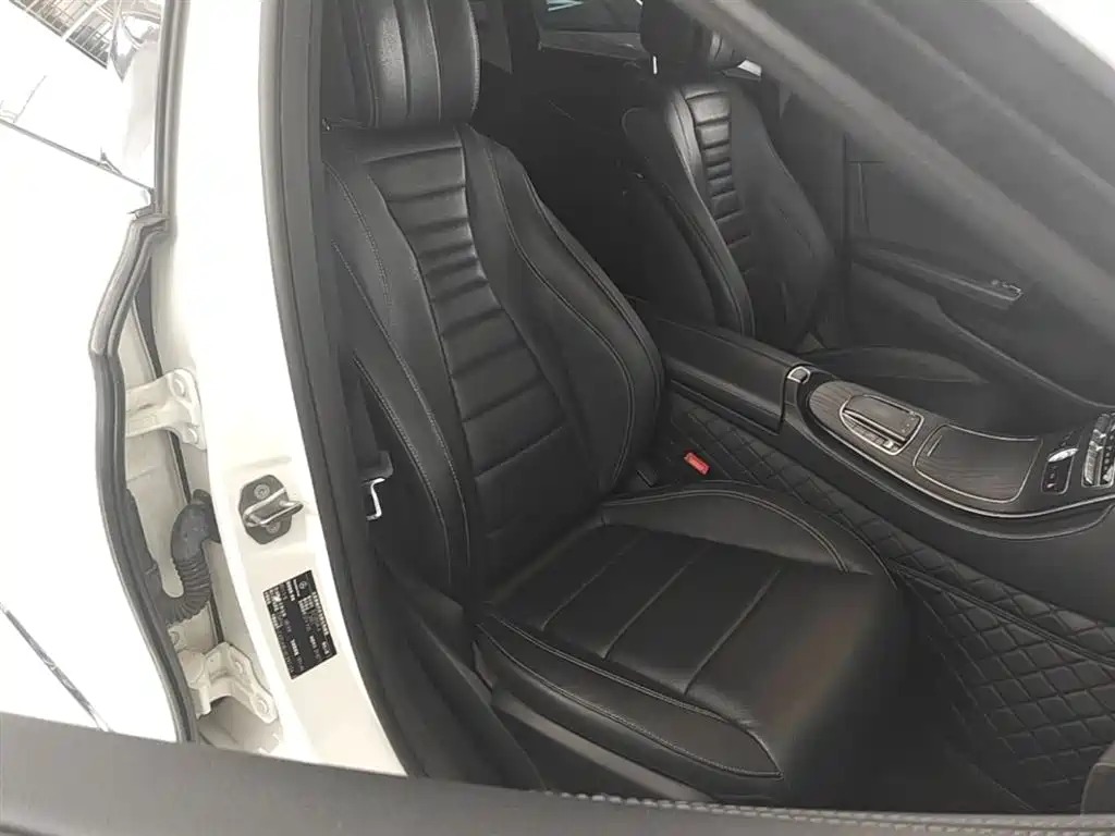 Mercedes-Benz E-Class 2019 — фото 25