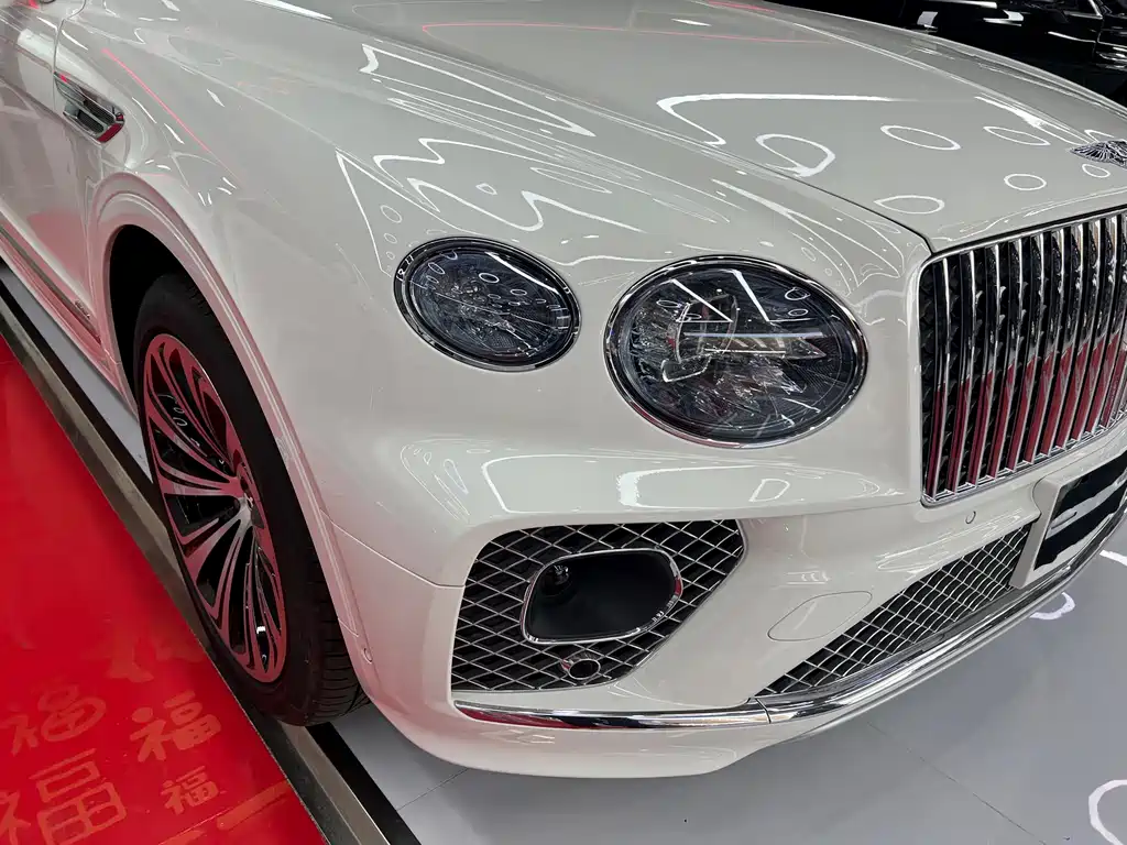 Bentley Bentayga — фото 5