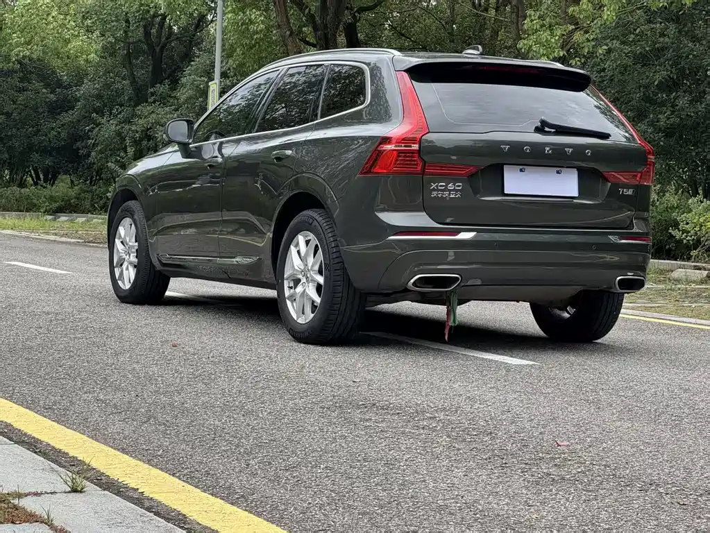 Volvo XC60 2020 — фото 11