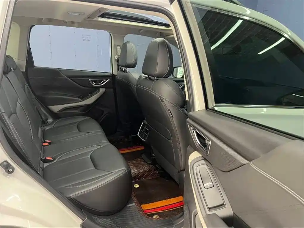 Subaru Forester 2022 — фото 10