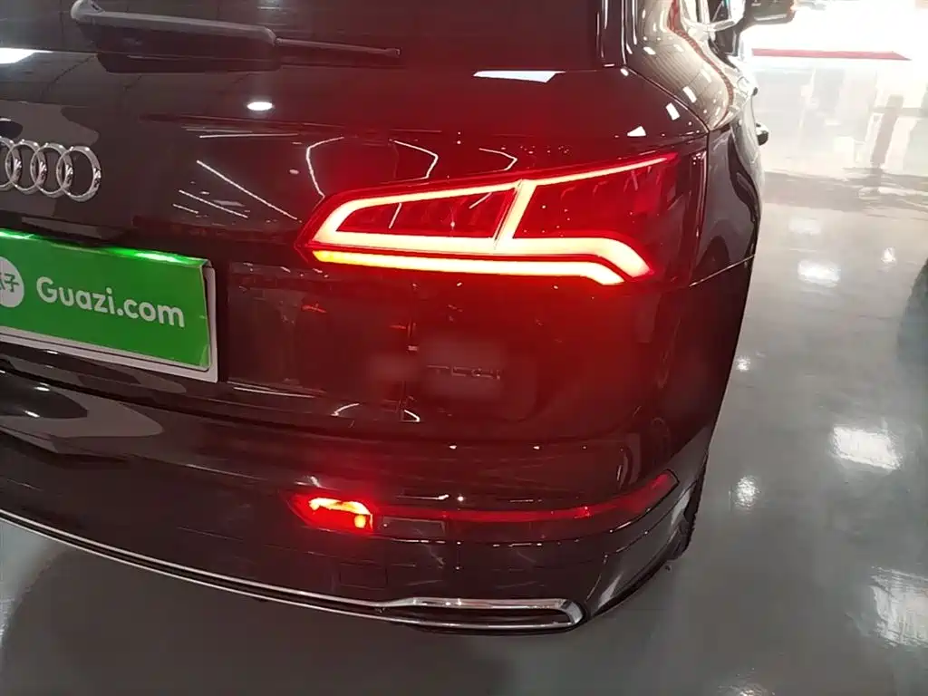 Audi Q5L 2020 — фото 8
