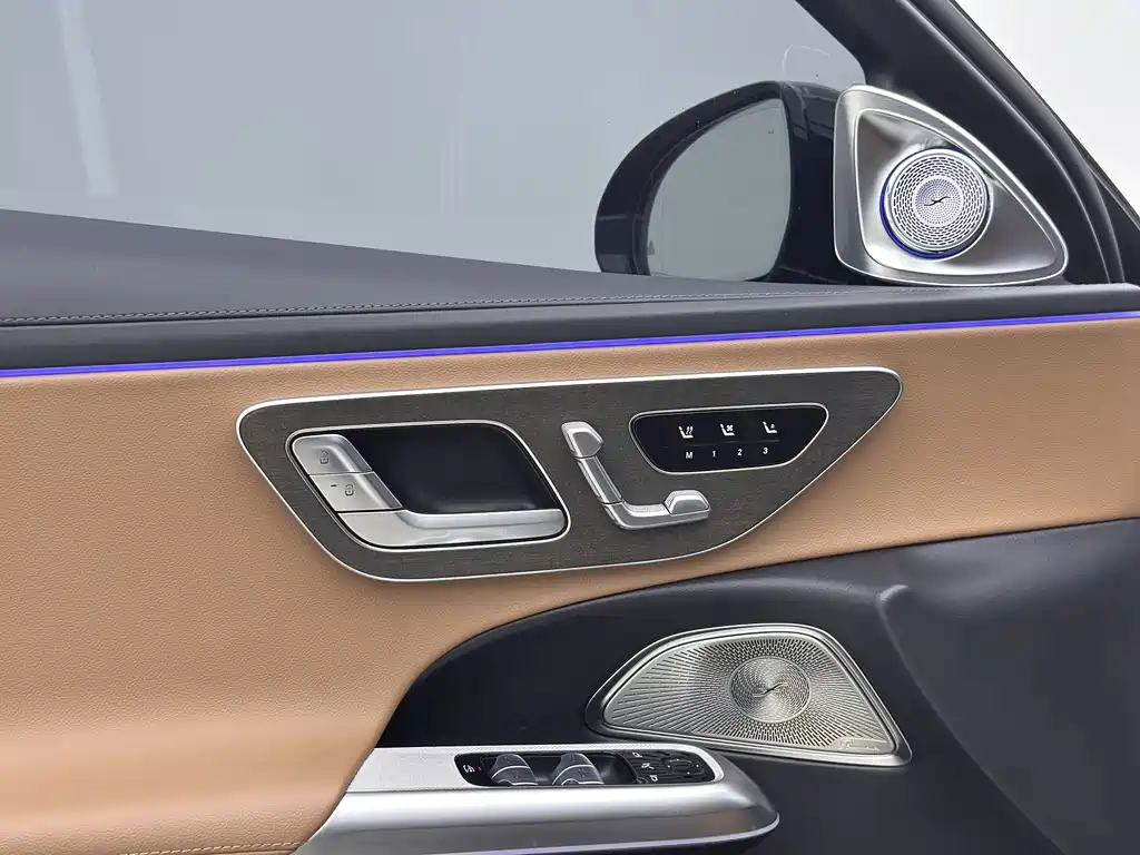 Mercedes-Benz E-Class 2025 — фото 17