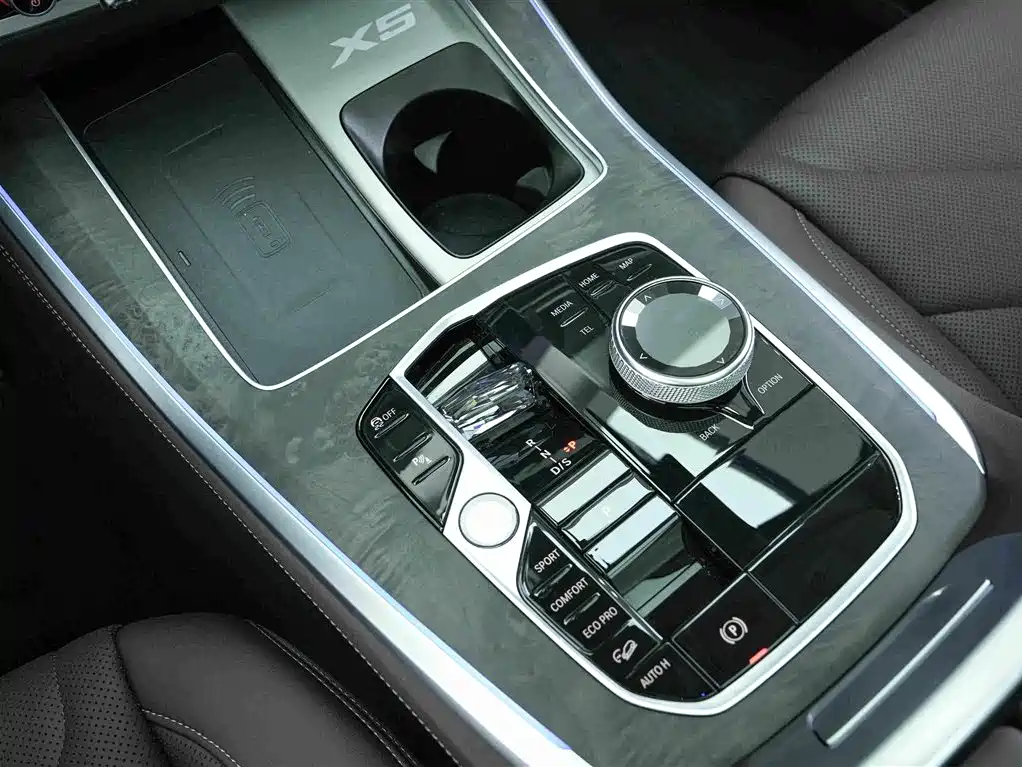 BMW X5 2025 — фото 10