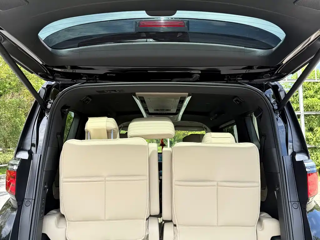 Toyota Alphard 2024 — фото 13