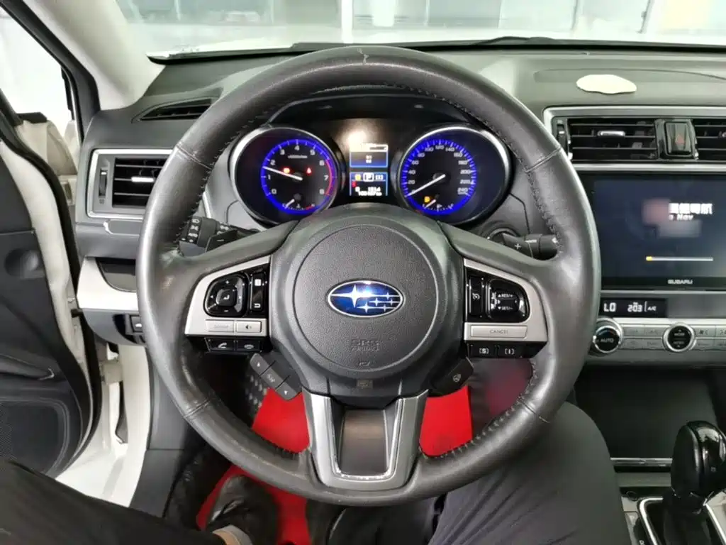 Subaru Legacy 2018 — фото 11