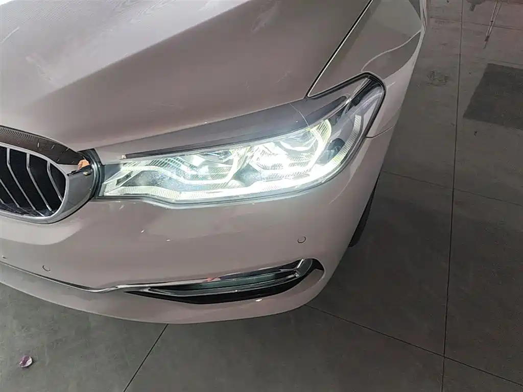 BMW 5 Series New Energy 2019 — фото 24