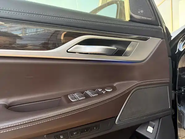 BMW 7 Series 2021