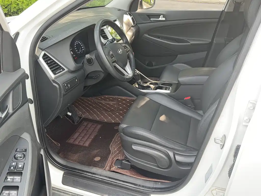 Hyundai Tucson 2017 — фото 8