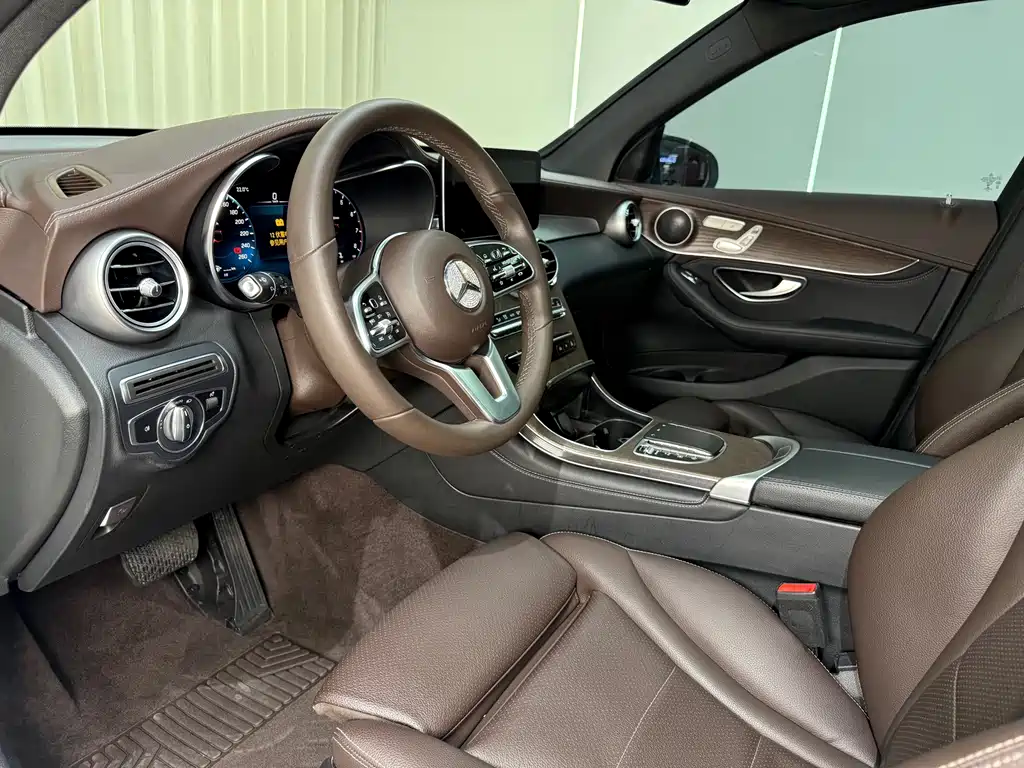Mercedes-Benz GLC 2020 — фото 14