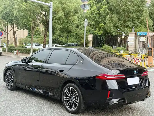 BMW 5 Series 2025