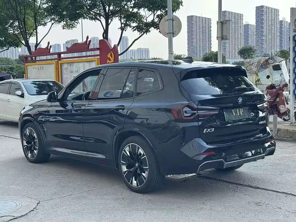 BMW iX3 2023 — фото 15