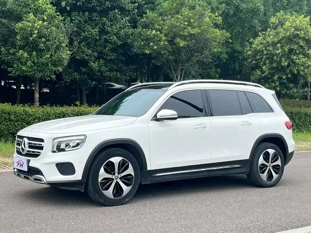 Mercedes-Benz GLB 2022 — фото 1