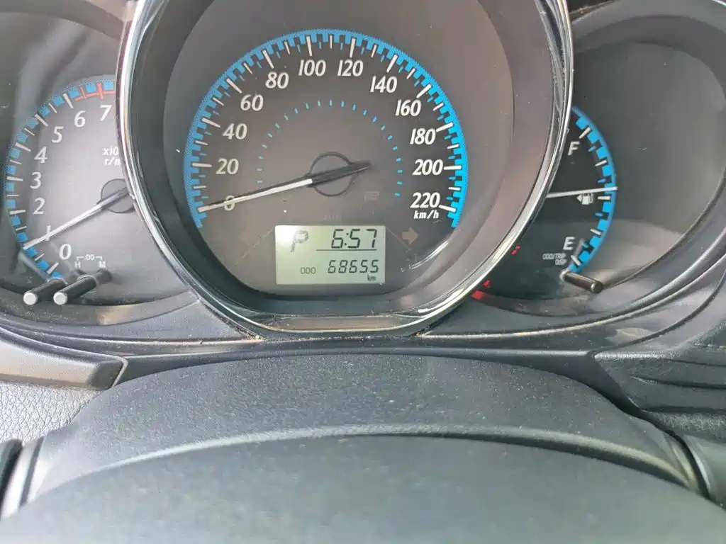 Toyota Yaris L 2018 — фото 13