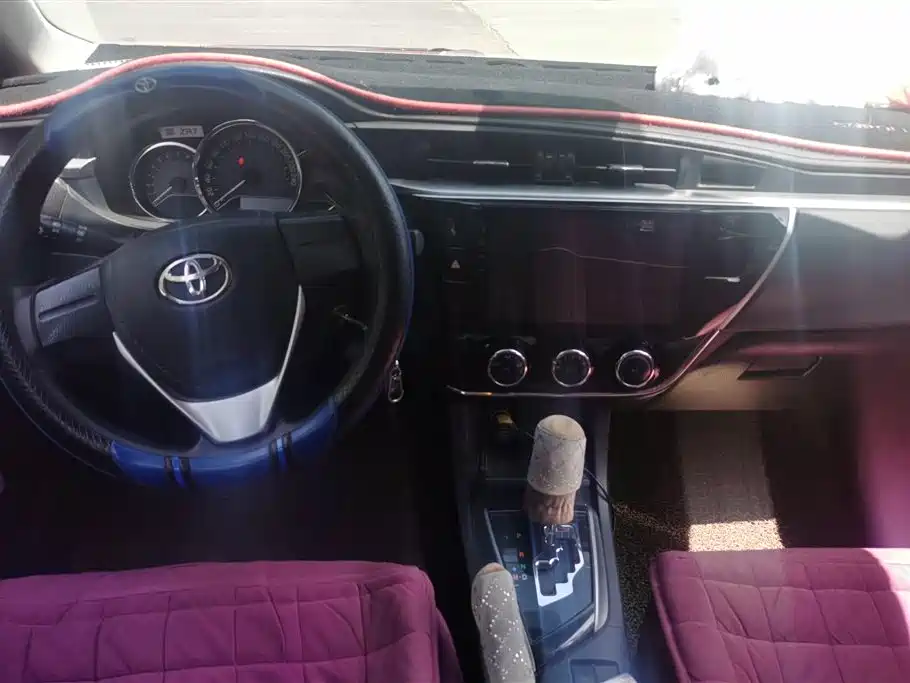 Toyota Corolla 2015 — фото 12