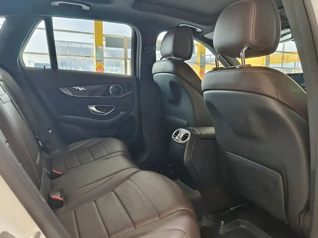 Mercedes-Benz GLC 2017 — фото 12