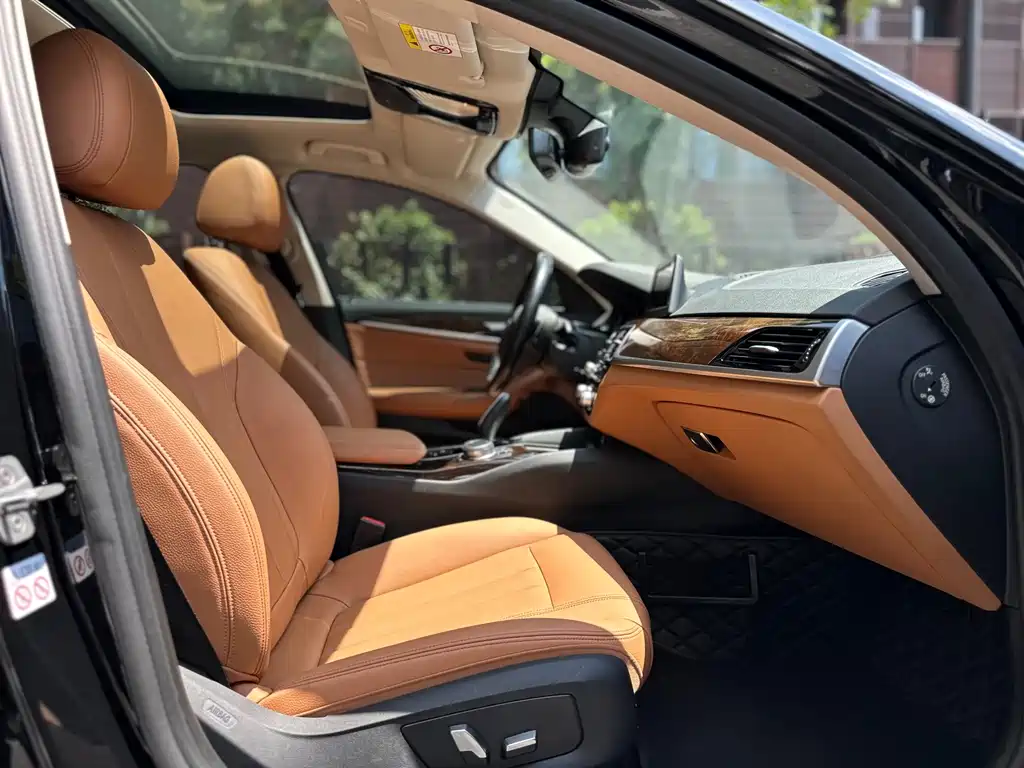 BMW 5 Series 2017 — фото 9