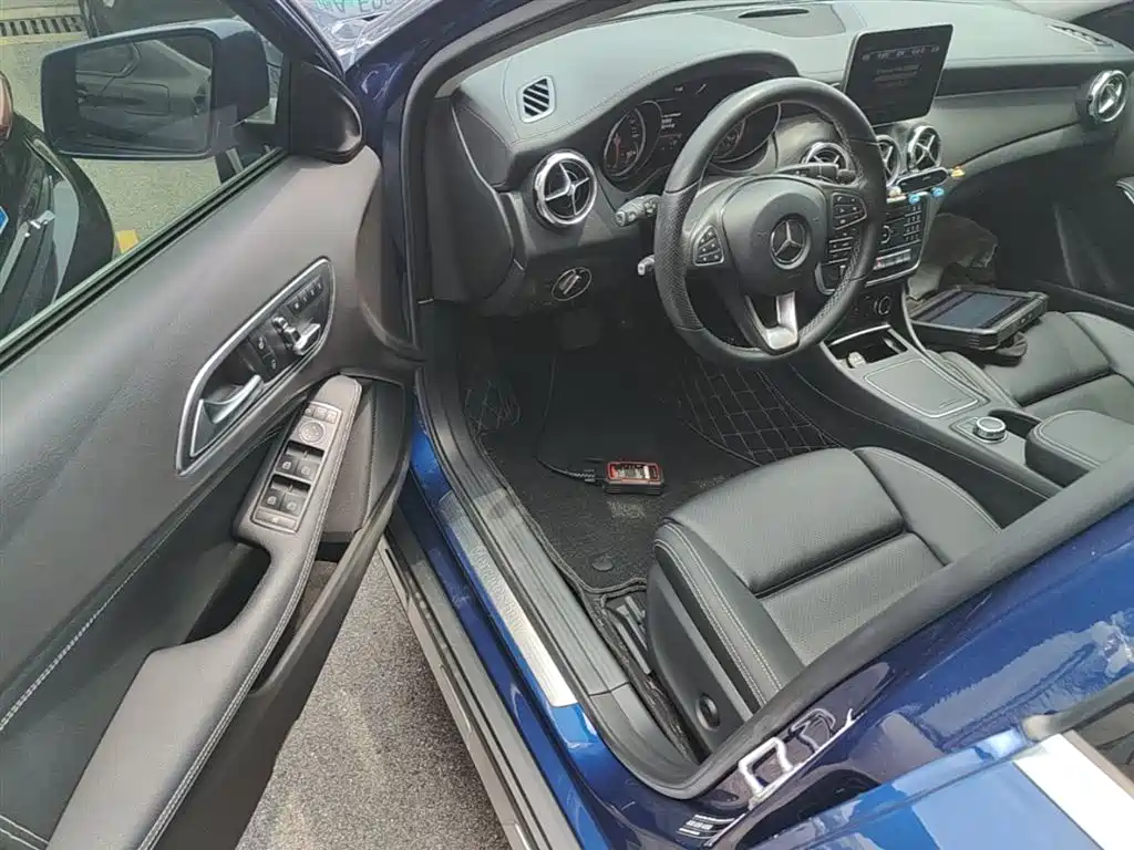 Mercedes-Benz GLA 2018 — фото 16