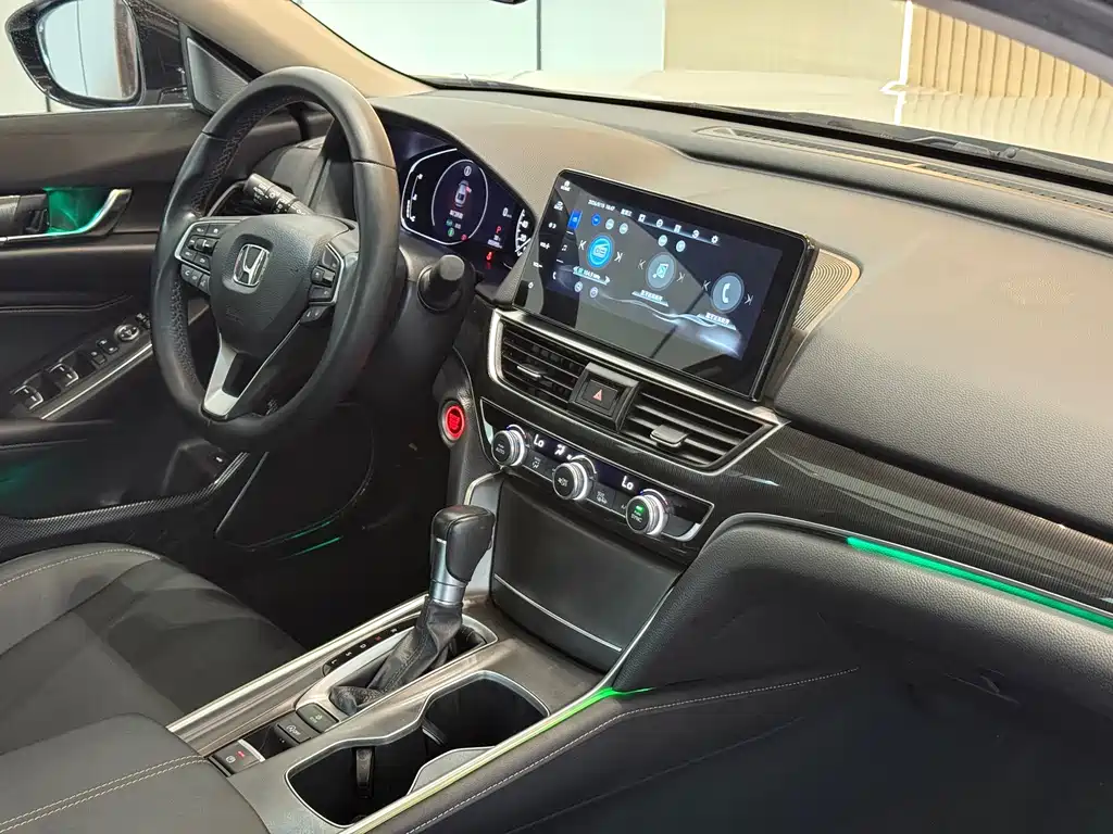 Honda Accord 2022 — фото 10