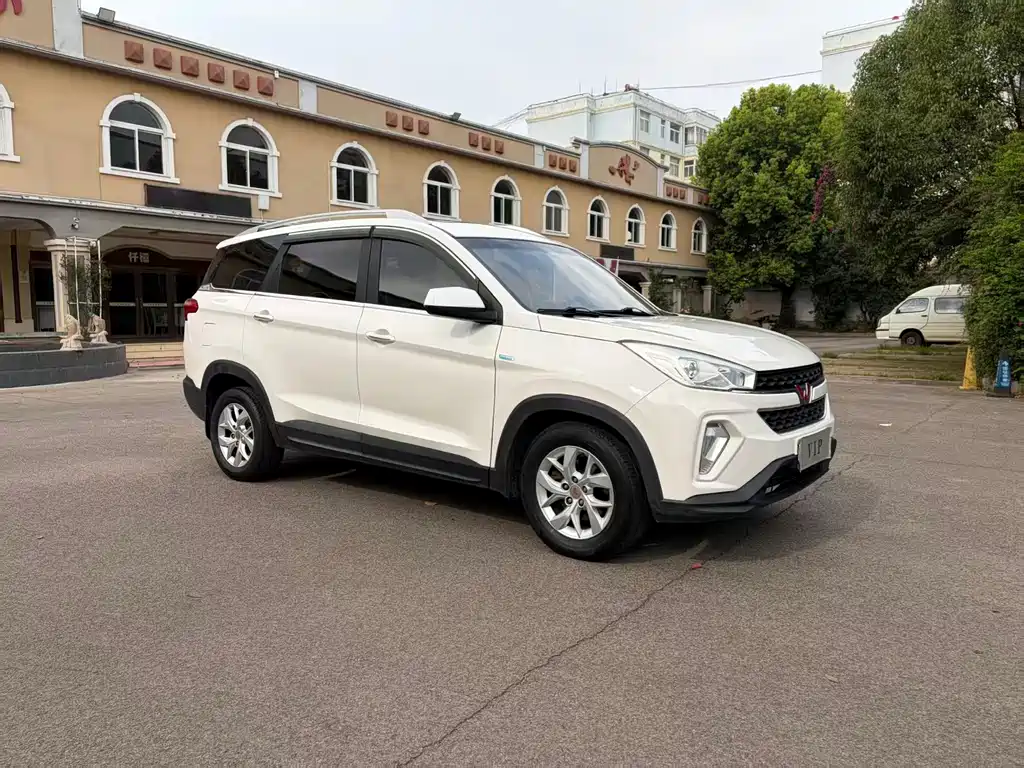 Wuling Hongguang S3 2018 — фото 2