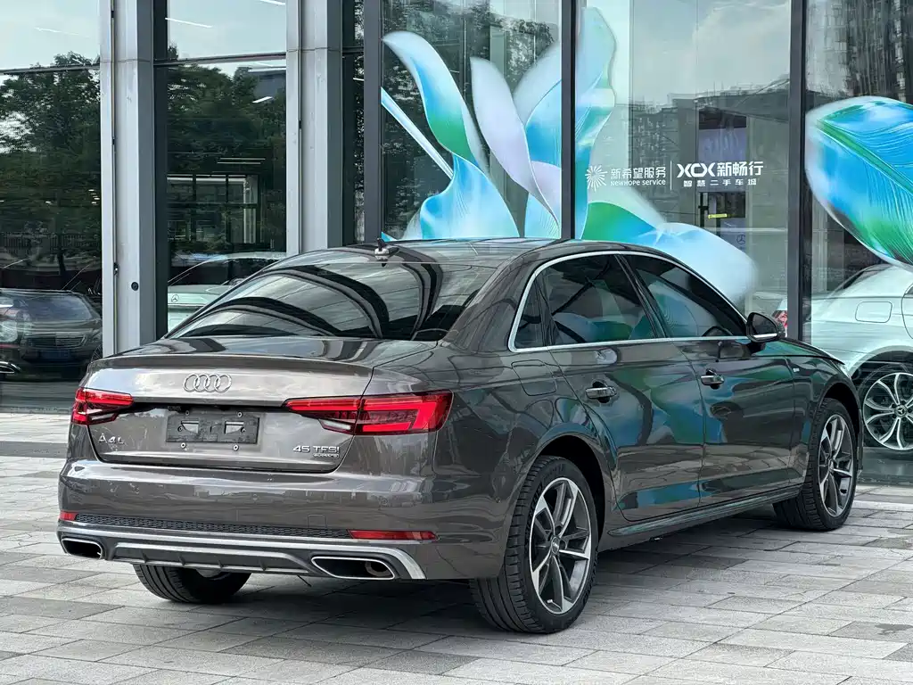 Audi A4L 2018