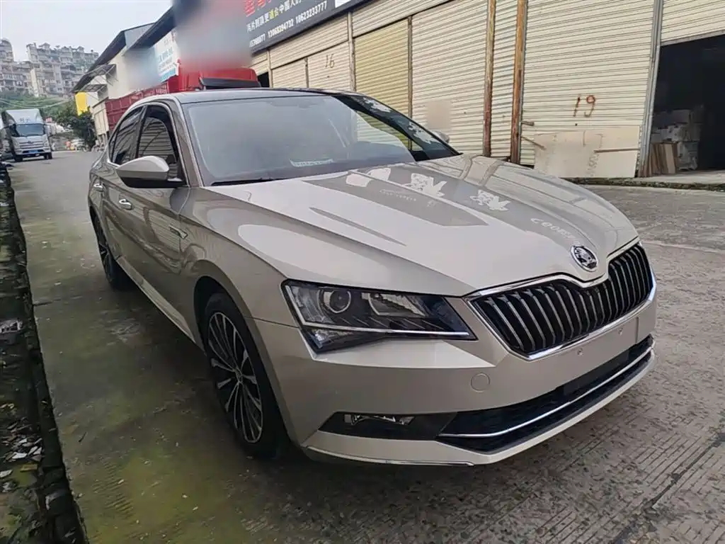 Skoda Superb 2019 — фото 4