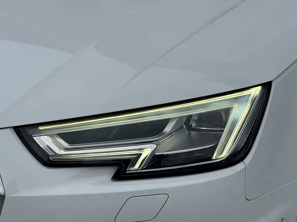 Audi A4L 2019