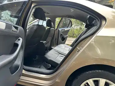 Volkswagen Sagitar 2015