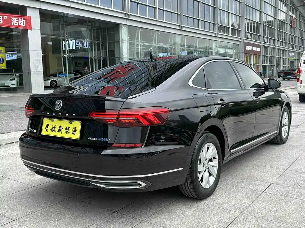 Volkswagen Passat Plug-In Hybrid 2020 — фото 6