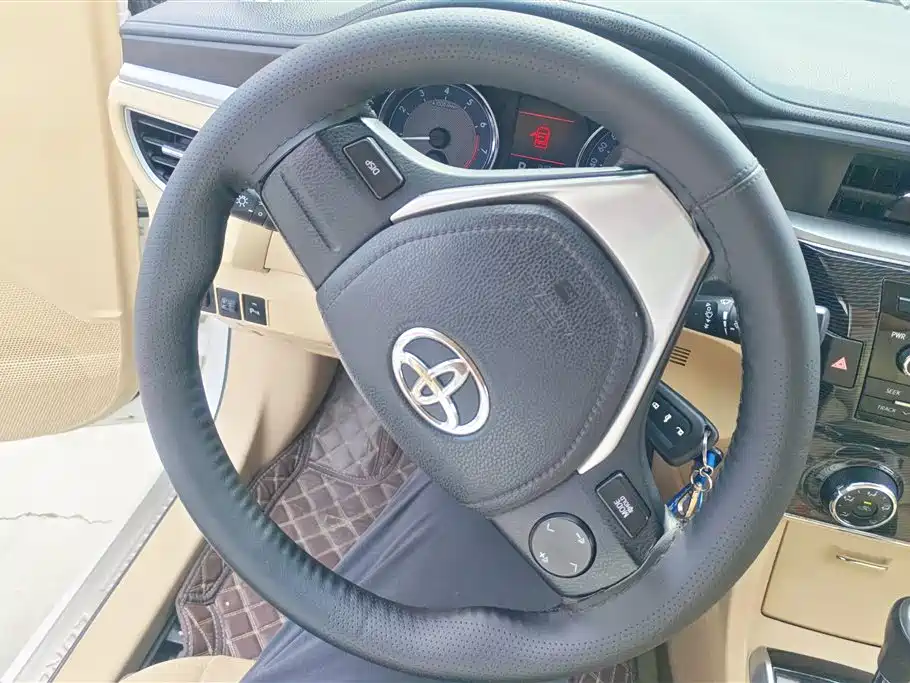 Toyota Corolla 2015 — фото 15