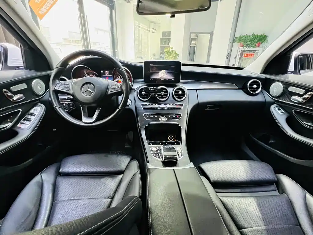 Mercedes-Benz C-Class 2018 — фото 10