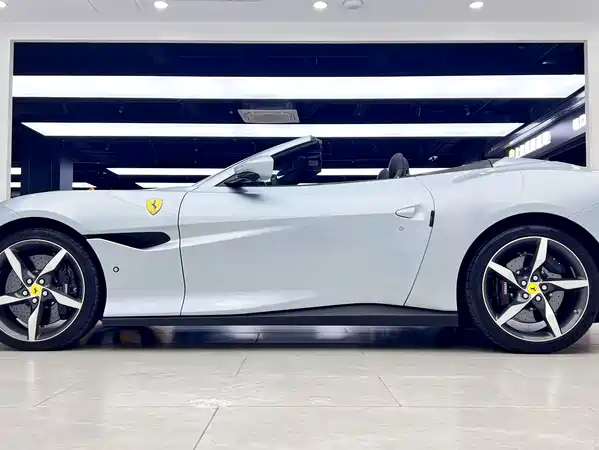 Ferrari Portofino 2021