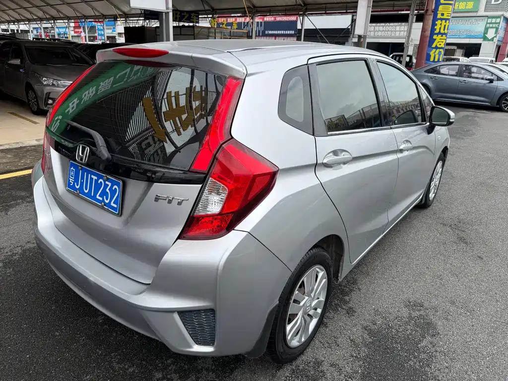 Honda Fit 2015 — фото 10