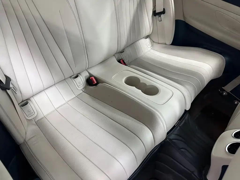 Mercedes-Benz E-Class 2022 — фото 12