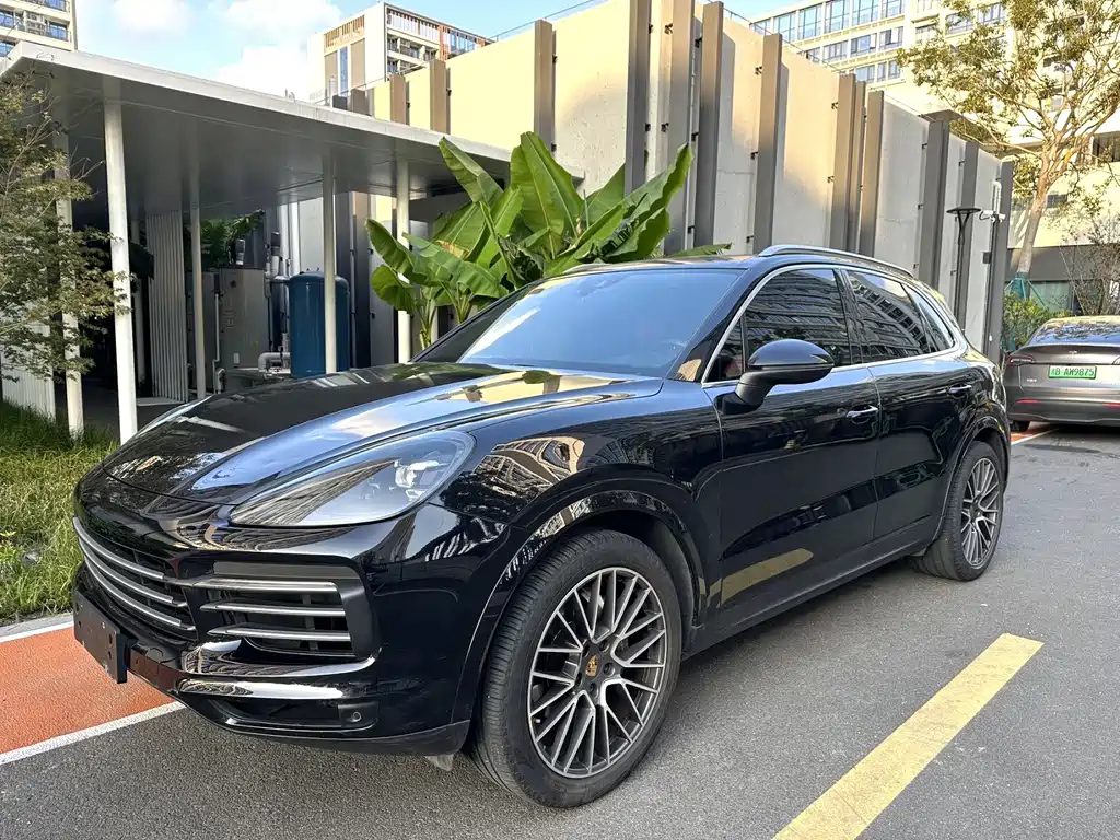 Porsche Cayenne 2021 — фото 1