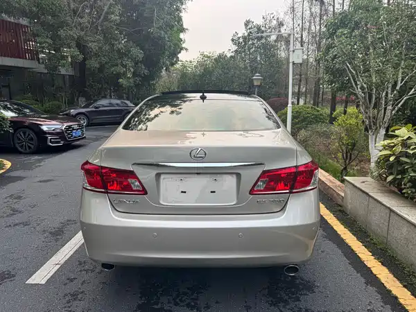 Lexus ES 2011