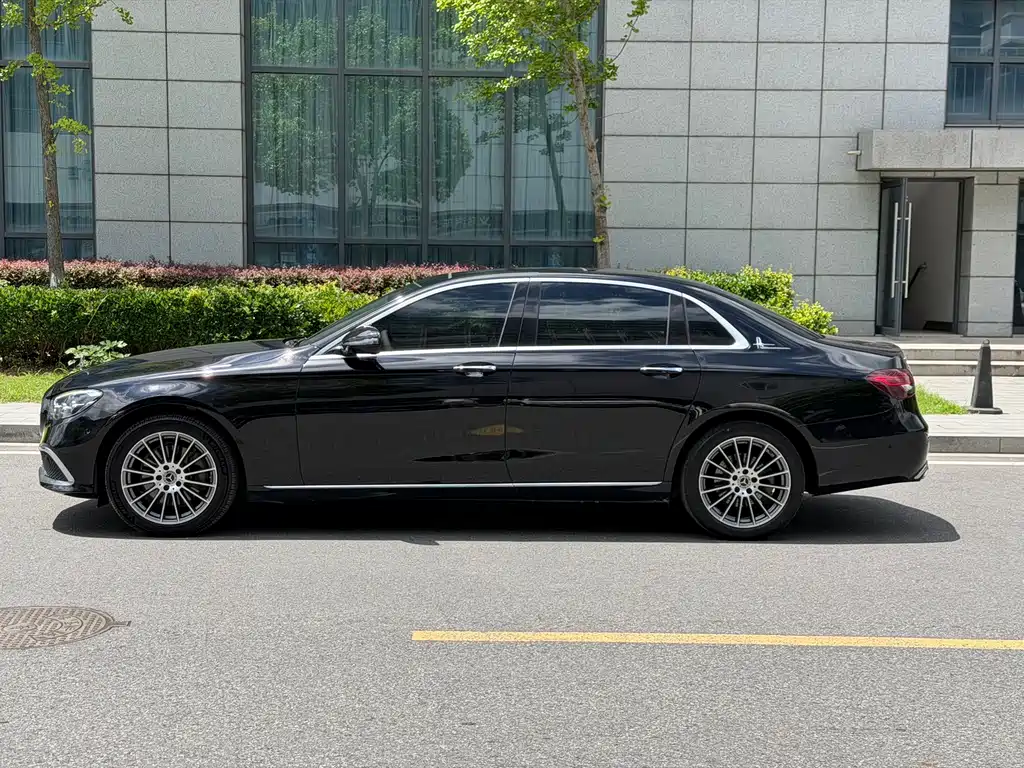 Mercedes-Benz E-Class 2020 — фото 15