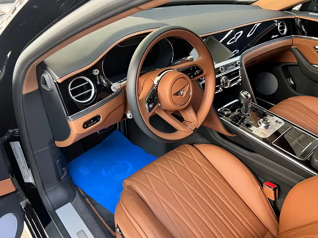Bentley Flying Spur — фото 9