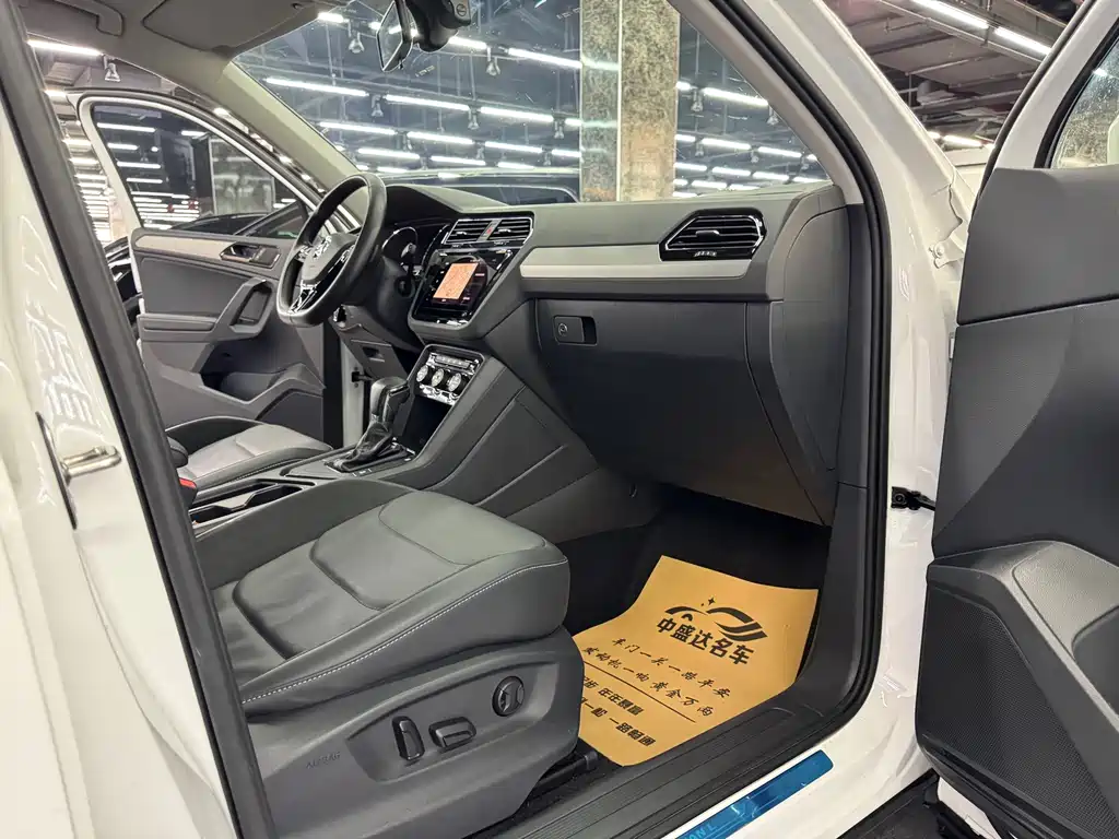 Volkswagen Tiguan L 2020 — фото 9