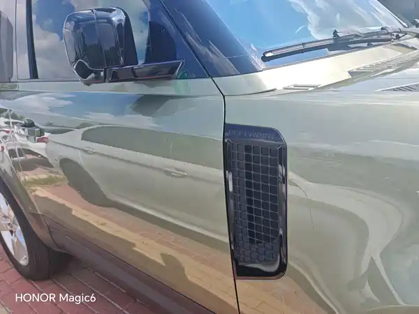 Land Rover Defender 2021