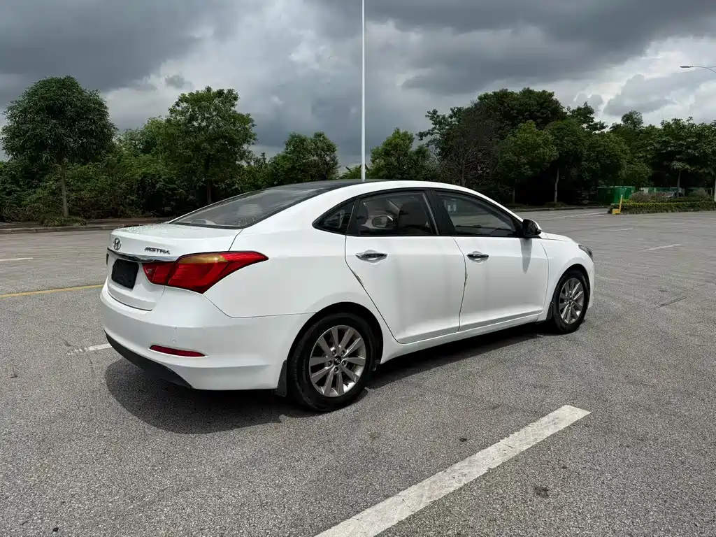 Hyundai Mistra 2014 — фото 4