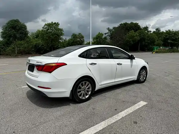 Hyundai Mistra 2014