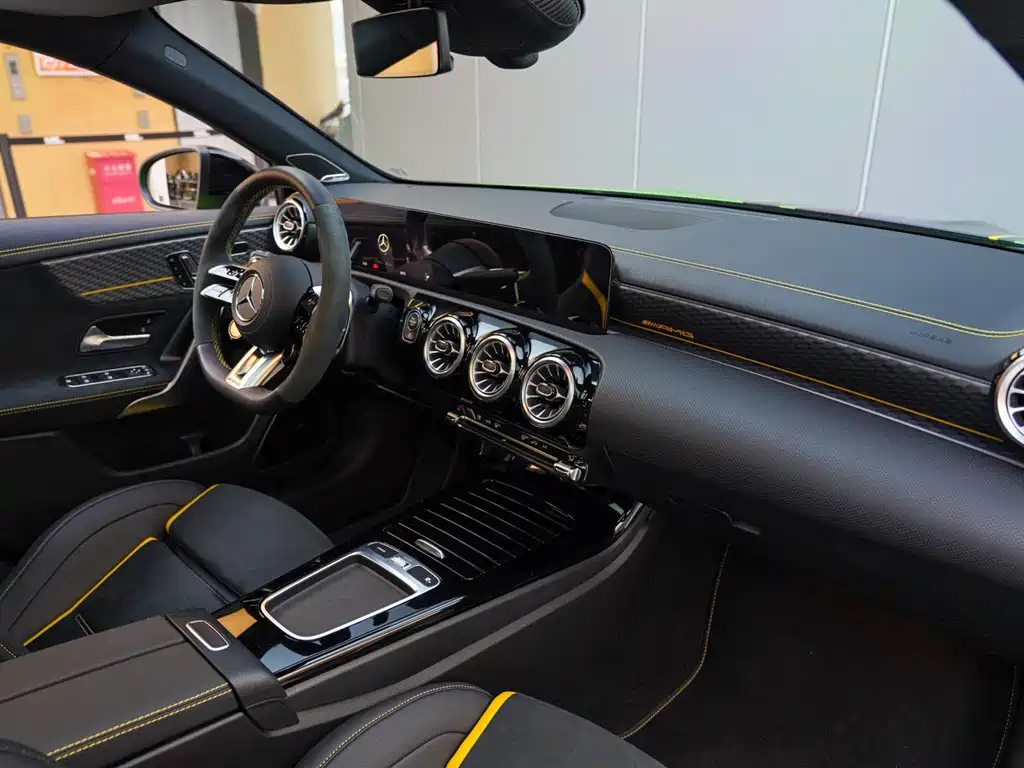Mercedes-Benz A-Class AMG 2024 — фото 10
