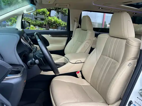 Toyota Vellfire 2023