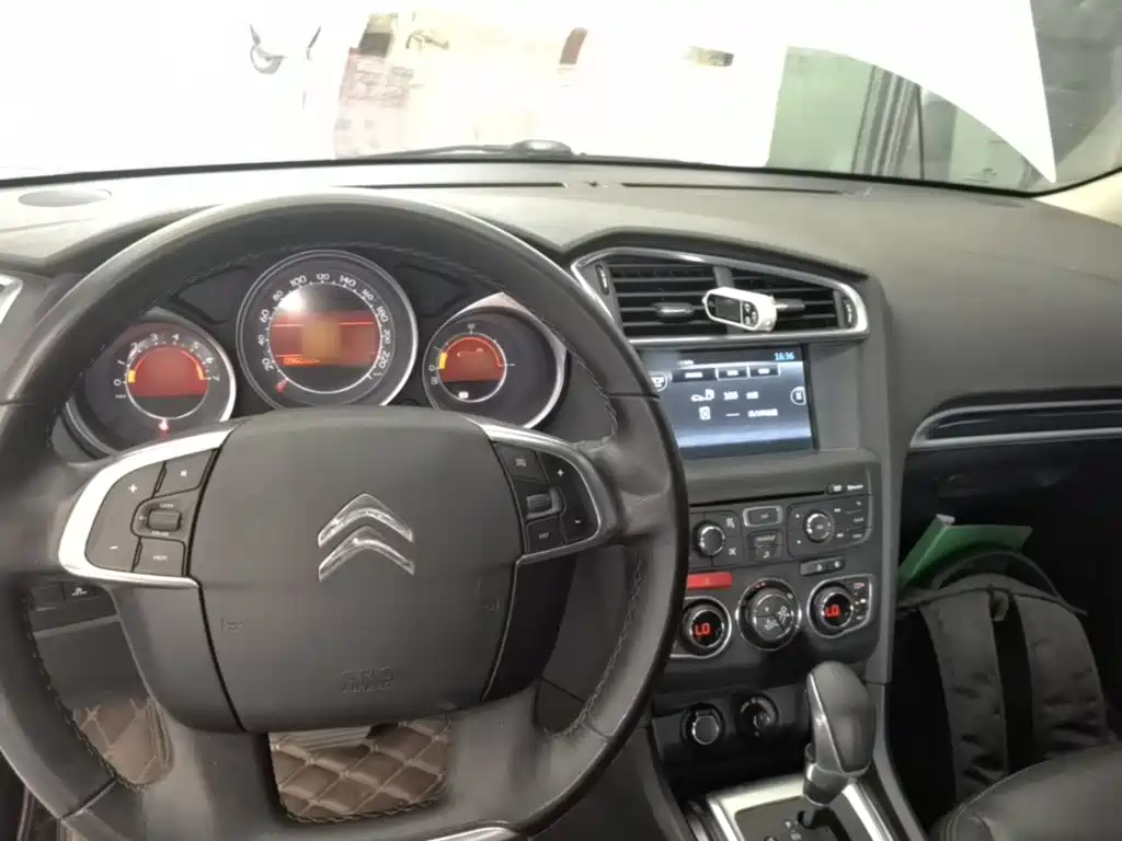 Citroën C4L 2015 — фото 10