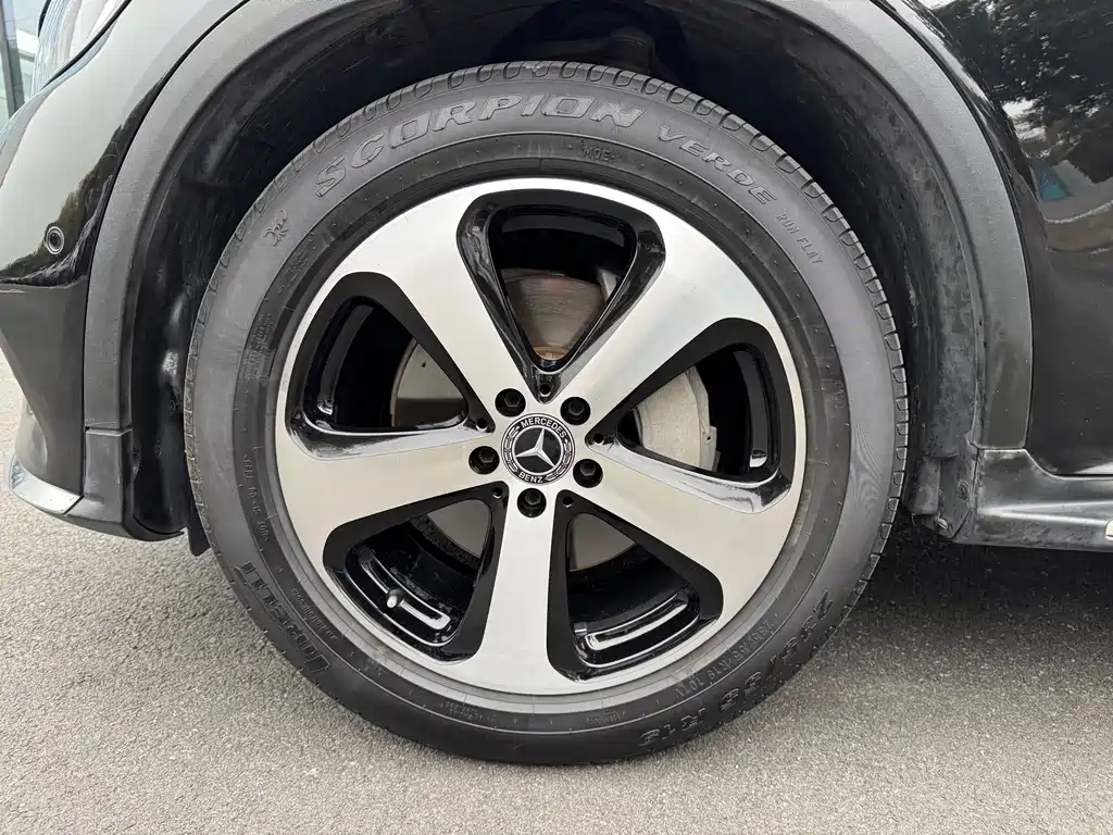 Mercedes-Benz GLC 2018 — фото 18