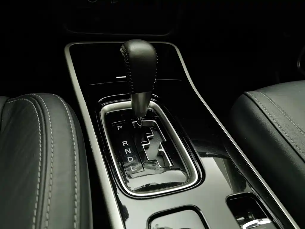 Mitsubishi Outlander 2019 — фото 13