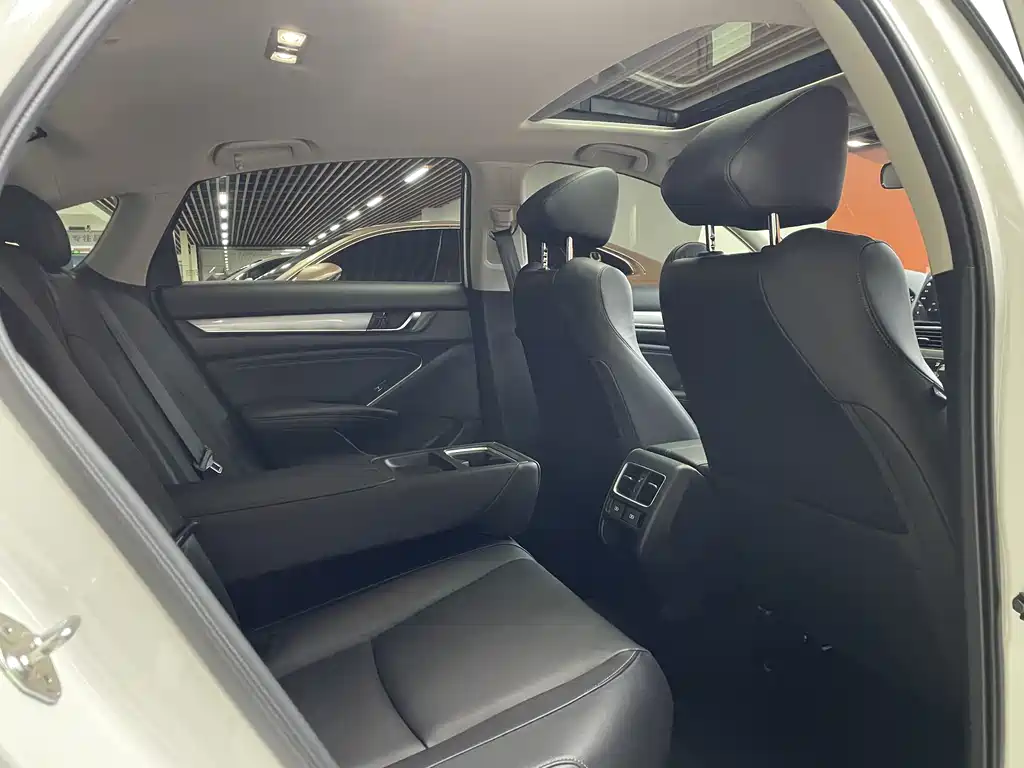 Honda Accord 2023 — фото 18